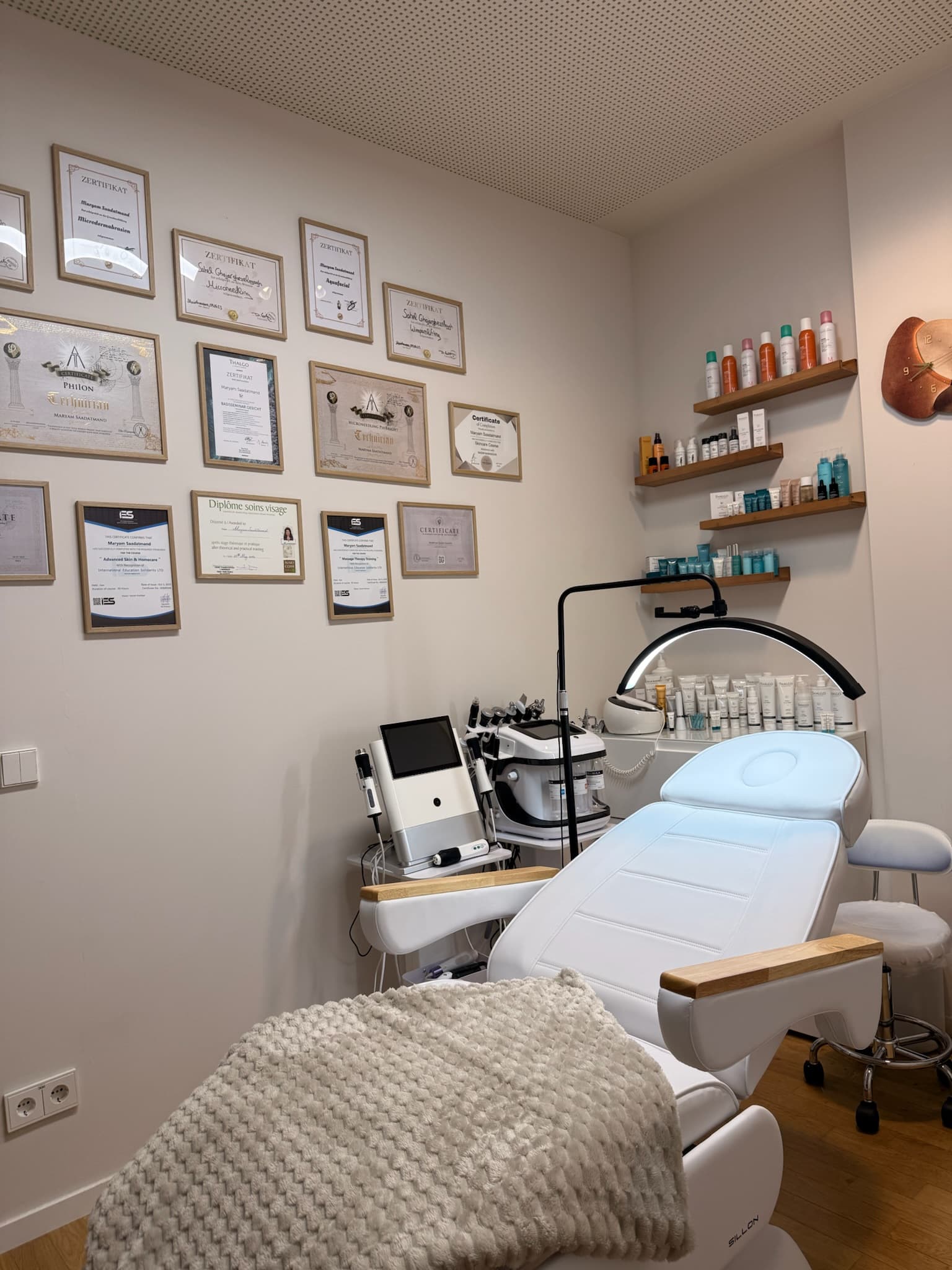 Sahel Beauty Frankfurt — treatment room with certificates